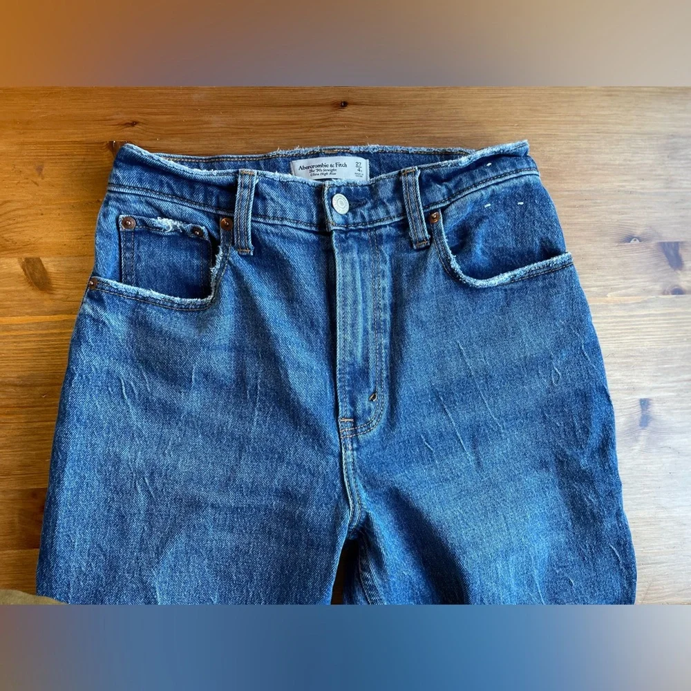 Abercrombie & Fitch The 90’s Straight Jeans - Picture 4 of 9
